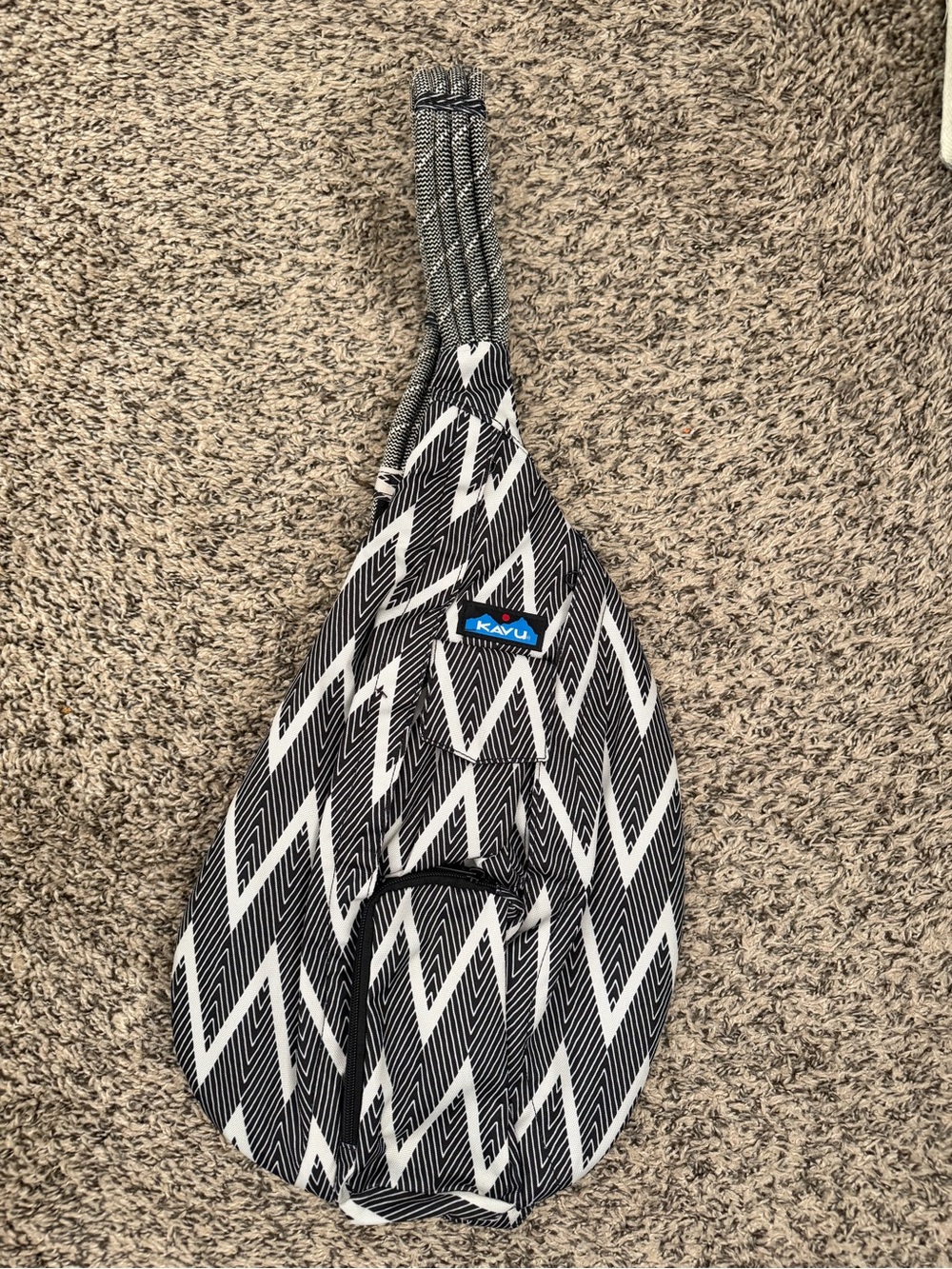Kavu Black & White Zigzag Rope Sling Bag